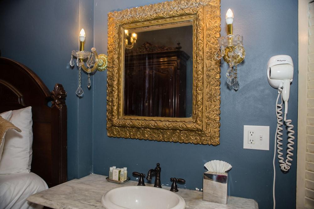 Lamothe House Hotel A French Quarter Guest Houses Property 뉴올리언스 외부 사진