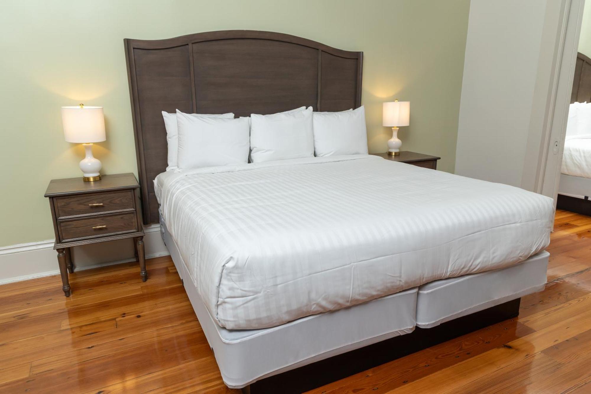Lamothe House Hotel A French Quarter Guest Houses Property 뉴올리언스 외부 사진