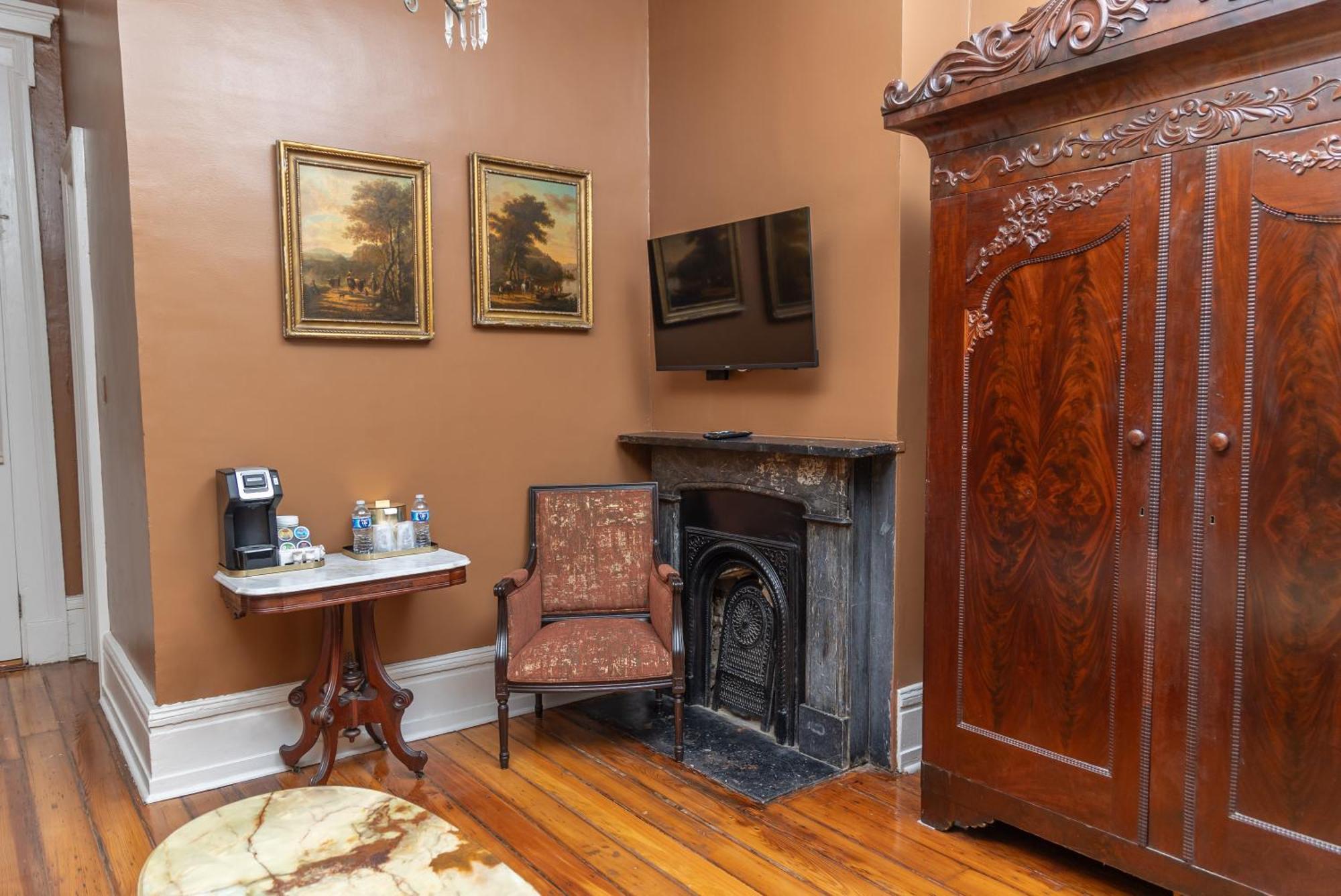 Lamothe House Hotel A French Quarter Guest Houses Property 뉴올리언스 외부 사진